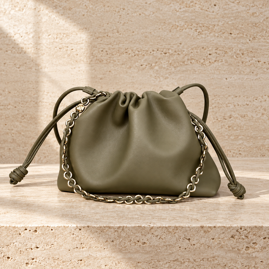 Charlotte Oliva, cartera de cuero oliva de Peregrina Atelier